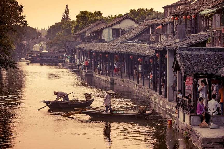 合成生物大赛道，它冲进来了
